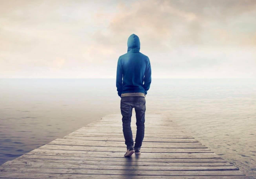 El Poder del Silencio: Cómo la Soledad Voluntaria Transforma Tu Creatividad